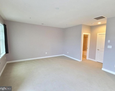 3605 Katherine Way - Photo Thumbnail 17