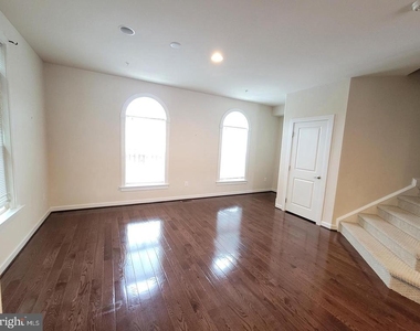 3605 Katherine Way - Photo Thumbnail 5