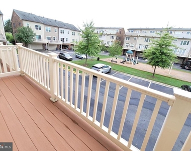 3605 Katherine Way - Photo Thumbnail 9