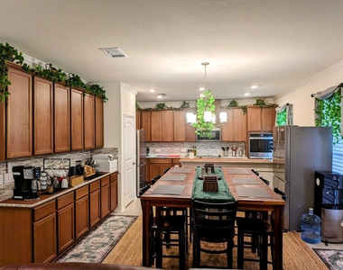 7702 Libretto Ln - Photo Thumbnail 3