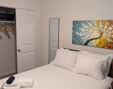 7702 Libretto Ln - Photo Thumbnail 20