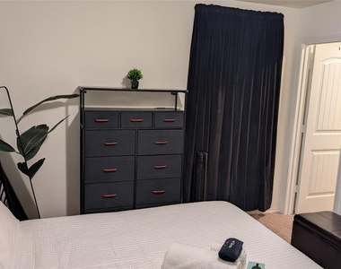 7702 Libretto Ln - Photo Thumbnail 16