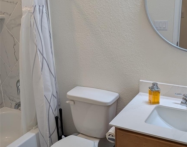 7702 Libretto Ln - Photo Thumbnail 21