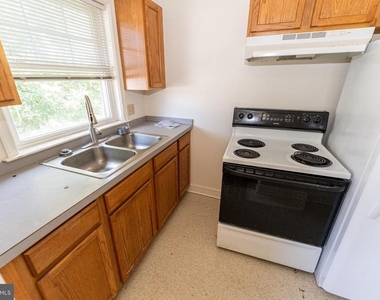 800 Travers Street - Photo Thumbnail 15