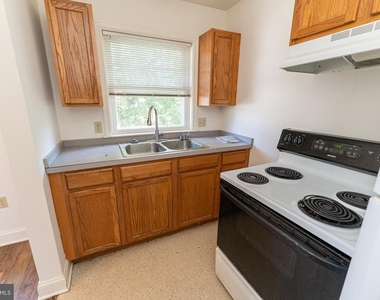 800 Travers Street - Photo Thumbnail 17