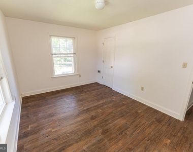 800 Travers Street - Photo Thumbnail 21