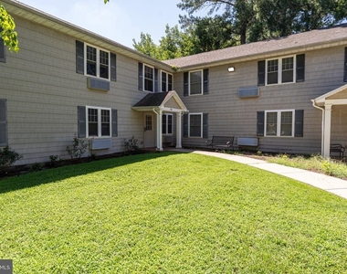 800 Travers Street - Photo Thumbnail 1