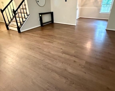 6203 Bighorn Court - Photo Thumbnail 3