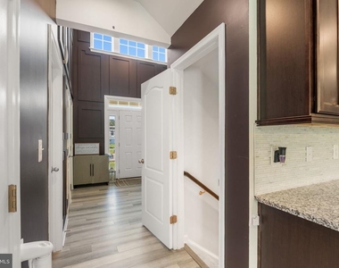 6640 Timber Ridge Lane - Photo Thumbnail 9