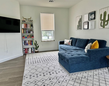 2604-2 Wheless Ln - Photo Thumbnail 7