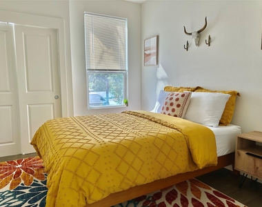 2604-2 Wheless Ln - Photo Thumbnail 6