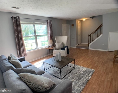 6101 Red Squirrel Place - Photo Thumbnail 6