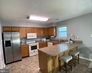 6101 Red Squirrel Place - Photo Thumbnail 4