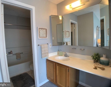 6101 Red Squirrel Place - Photo Thumbnail 10