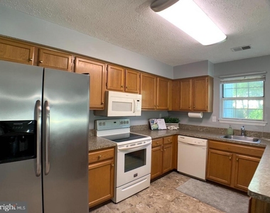 6101 Red Squirrel Place - Photo Thumbnail 2