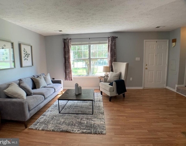 6101 Red Squirrel Place - Photo Thumbnail 8