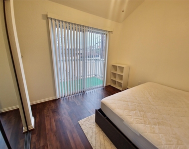 2313 Longview St - Photo Thumbnail 7