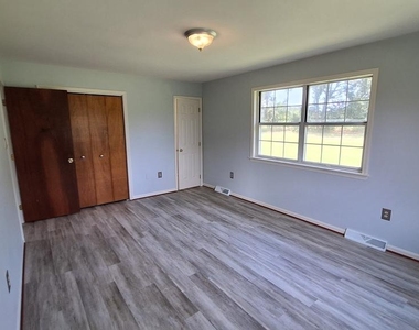 7108 Glen Albin Road - Photo Thumbnail 9