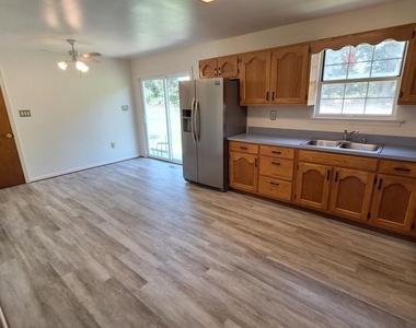 7108 Glen Albin Road - Photo Thumbnail 3