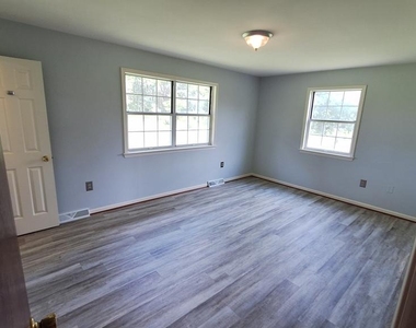7108 Glen Albin Road - Photo Thumbnail 10