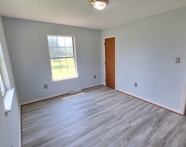 7108 Glen Albin Road - Photo Thumbnail 13