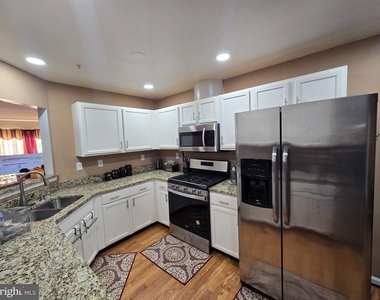 10544 Catalina Place - Photo Thumbnail 10