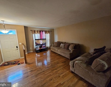 10544 Catalina Place - Photo Thumbnail 4