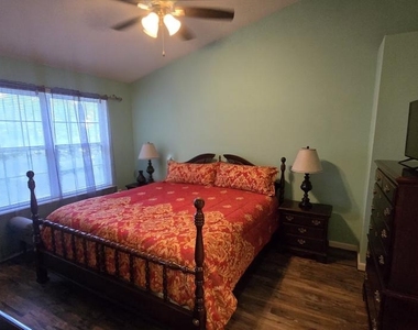 10544 Catalina Place - Photo Thumbnail 12