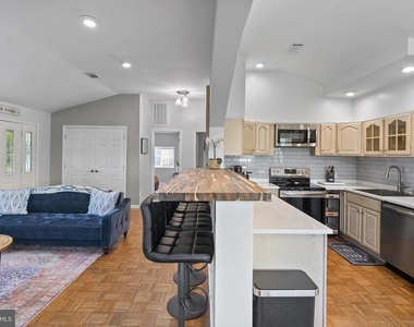 1626 Bayberry Road - Photo Thumbnail 6