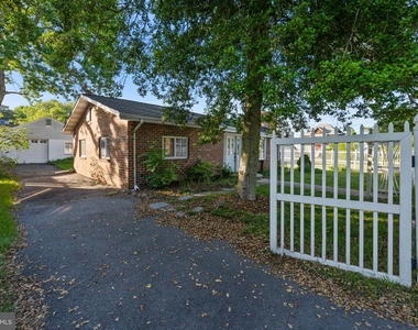 1626 Bayberry Road - Photo Thumbnail 1