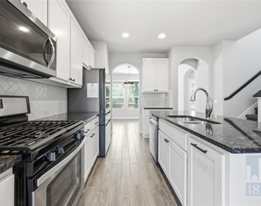 5916 Corrine Ln - Photo Thumbnail 8