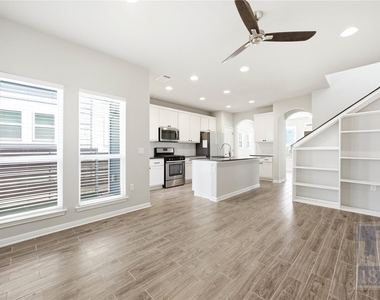 5916 Corrine Ln - Photo Thumbnail 6