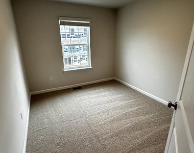 10 Merion Avenue - Photo Thumbnail 9
