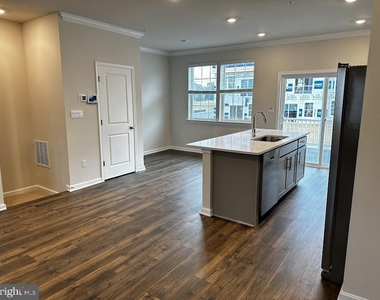 10 Merion Avenue - Photo Thumbnail 17