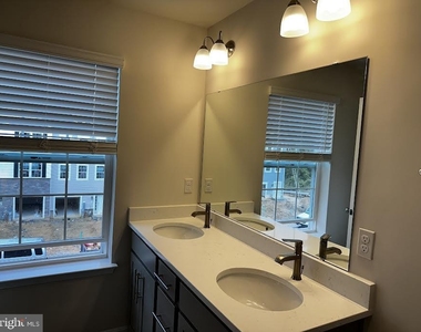10 Merion Avenue - Photo Thumbnail 7