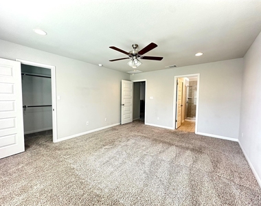 2724 Stone Branch Dr - Photo Thumbnail 18