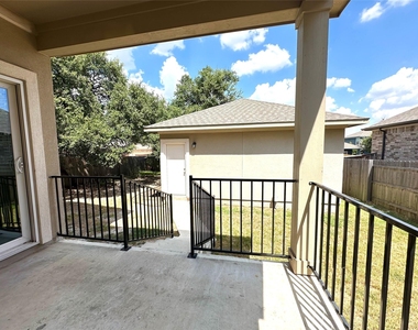 2724 Stone Branch Dr - Photo Thumbnail 16