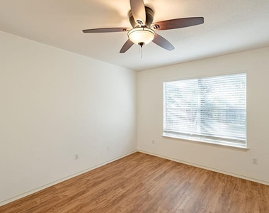 13505 Dulles Ave - Photo Thumbnail 7