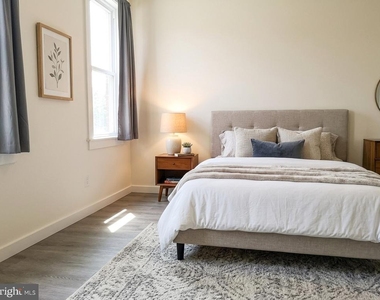 705 Poplar Grove Street - Photo Thumbnail 4