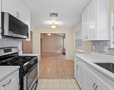 1809 Golden Pheasant Dr - Photo Thumbnail 3