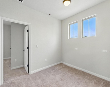 8007 Orizzonte St - Photo Thumbnail 18