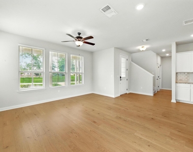 8007 Orizzonte St - Photo Thumbnail 5