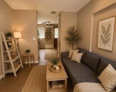 404 S Dallas Street - Photo Thumbnail 7