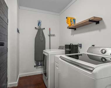 1602 Rock Creek Dr - Photo Thumbnail 18
