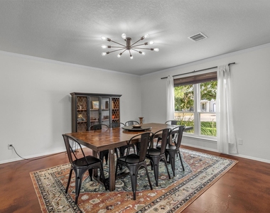1602 Rock Creek Dr - Photo Thumbnail 3