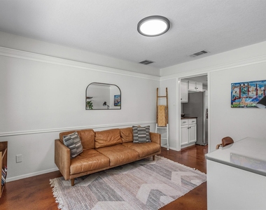 1602 Rock Creek Dr - Photo Thumbnail 15