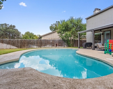 1602 Rock Creek Dr - Photo Thumbnail 35