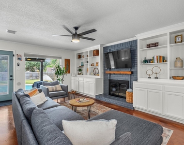 1602 Rock Creek Dr - Photo Thumbnail 7