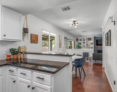 1602 Rock Creek Dr - Photo Thumbnail 13