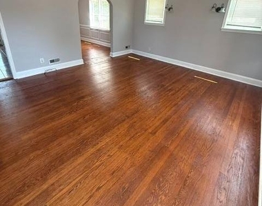 3158 Woodring Avenue - Photo Thumbnail 9